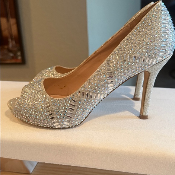 Size 8 Lauren Larraine gorgeous formal heels. Worn once - Picture 3 of 7